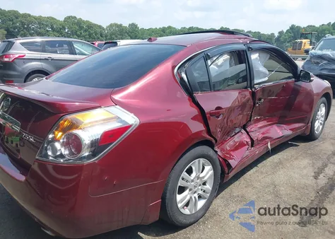 2010 Nissan Altima 2.5 S z USA, uszkodzony, nr VIN 1N4AL2AP5AC167124